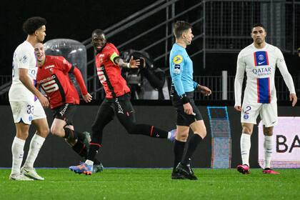 Hamari Traore festeja su gol, el del triunfo de Rennes