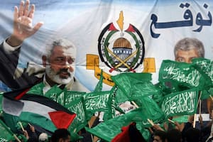 Hamás tiene un brazo armado pero también gobiernan un territorio con más de 2,3 millones de habitantes.