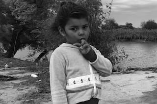 Cómo viven los chicos en las islas entre la poca pesca y los incendios