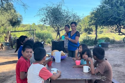 Abrió su casa para frenar el hambre en su comunidad