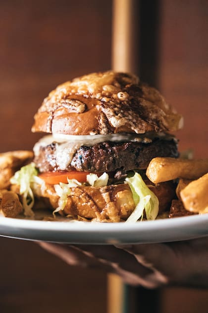 Hamburguesa de carne madurada en Pony Line Bar