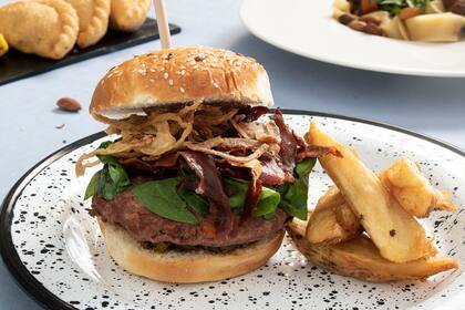 Hamburguesa de ciervo braseado