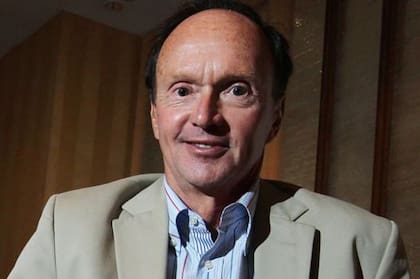 Hamilton es conocido por haber descubierto el flujo de Ricci y por empezar un programa de investigación que resultó ser el suelo fértil en el que prosperarían la prueba de Perelman, y su genialidad.