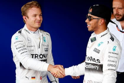 Hamilton festeja su octava pole en 2015