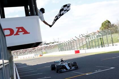 Hamilton ganó, se alejó de Vettel y ya acaricia su quinta corona