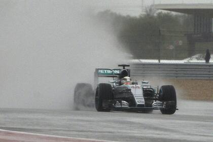 Hamilton marcó el mejor tiempo en los ensayos de Austin