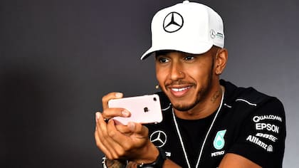 Hamilton recibió las disculpas de Vettel por mensaje de texto