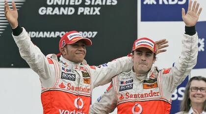 Lewis Hamilton y Fernando Alonso, los pilotos que libraron una feroz batalla en McLaren en 2007 y abrieron la ventana para la coronación de Kimi Raikkonen