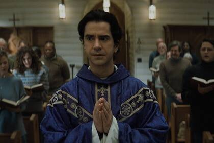 Hamish Linklater en Misa de medianoche