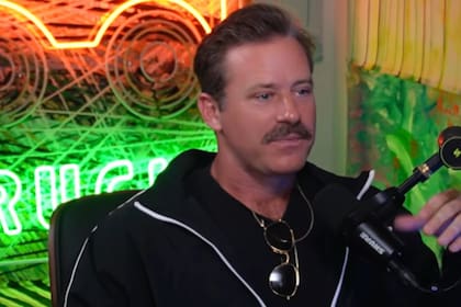 Hammer dijo que recibía toda clase de videos en sus mensajes directos de Instagram; como no podía frenarlo, decidió eliminar su cuenta (Foto: Captura de video)