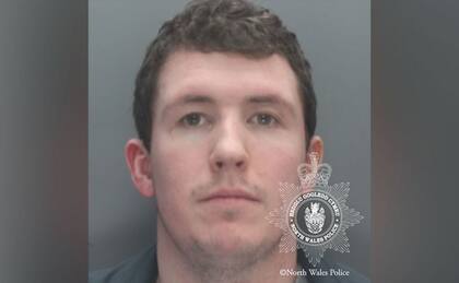 Hankin no fue acusado de tráfico, ya que la policía no encontró pruebas de que supiera que estaba dirigiendo a un niño.