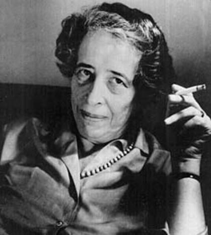 Hannah Arendt huyó de Alemania y luego de Francia porque era judía. Mantuvo un romance con Martín Heidegger