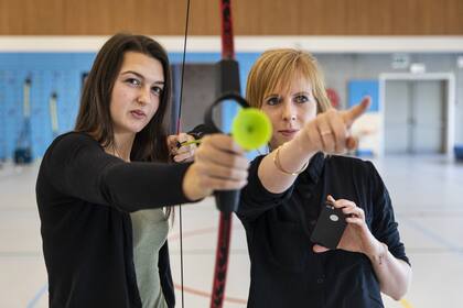 Hannah Holemans, a la izquierda, y Eefje Battle en el Campus de Innovación Deportiva de la Universidad Howest de Ciencias Aplicadas en Brujas, Bélgica