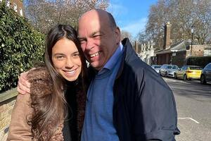 Hannah Lynch, junto a su padre, Mike Lynch