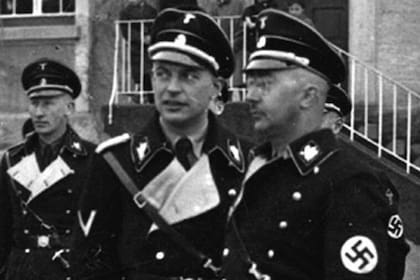 Hans-Adolf Prützmann y Heinrich Himmler, el ejecutor y uno de los ideólogos de la Operación Werwolf