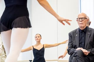 Hans Van Manen: con la fuerza de un volcán y el encanto de un acertijo