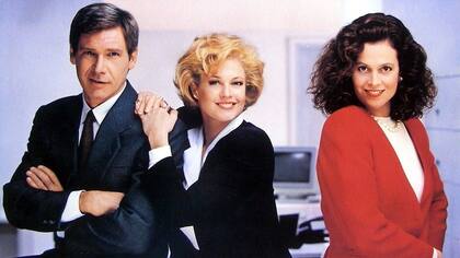 Harrison Ford, Melanie Griffith y Sigourney Weaver en el film de Mike Nichols