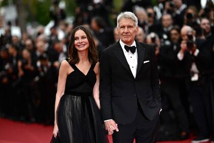 Harrison Ford y Calista Flockhart asistieron a Festival Anual de Cine de Cannes y llamaron la atención del público por dos detalles en específico