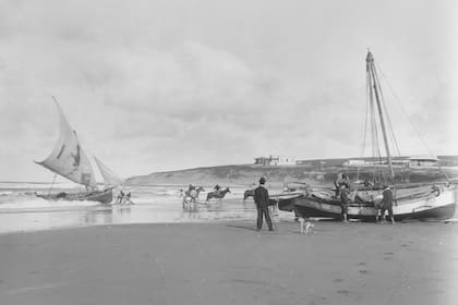 Harry Grant Olds 404. Lanchas pescadoras, Mar del Plata,S.A, (circa 1901). Foto gentileza FOLA