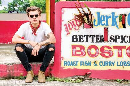 Harry Styles en Jamaica. Grabó gran parte de su disco ahí, transformando el complejo del estudio en una versión caribeña de Big Pink