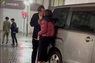 Harry Styles fue captado a los besos con una reconocida actriz y modelo