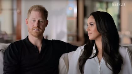 Harry y Meghan contaron su versión del distanciamiento familiar en una serie de Netflix