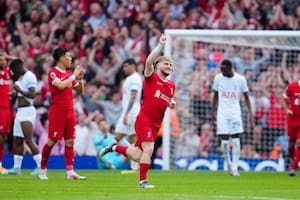 El gesto emotivo de Klopp en Liverpool 4 vs. Tottenham 2, la gran salvada de Cuti y el golazo de Elliott