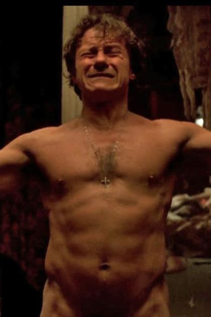 Harvey Keitel se desnudó de frente, a los 53, en Un maldito policía (1992)