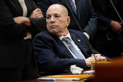 Harvey Weinstein comparece ante el tribunal penal de Queens el jueves 9 de mayo de 2024