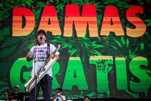 Hasta ahora, Pablito Lescano con Damas Gratis dio el show diurno más convocante del festival