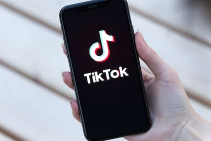 Hasta ahora, Tiktok, como Snapchat en sus inicios, ha sido terreno de adolescentes, pero son cada vez más los &quot;grandes&quot; que se suman a la plataforma
