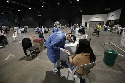 Hasta ayer, los testeos a docentes y personal auxiliar de las escuelas porteñas habían llegado a los 20.000