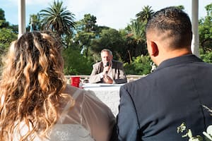 Hasta el día de hoy, 56 parejas celebraron su matrimonio en lugares emblemáticos de la ciudad el Día de los Enamorados