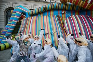 Hasta el domingo se puede visitar la escultura inflable de Marta Minujín en el Palacio Libertad
