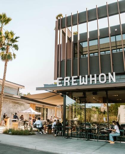 Hasta el momento, Erewhon no ha anunciado planes de abrir más sucursales fuera de California (Facebook/Erewhon)
