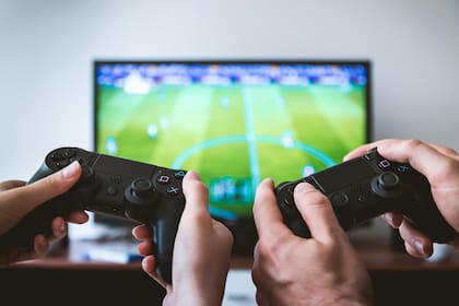 Hasta entre expertos en practicar videojuegos mostraron tener cerebros más jóvenes