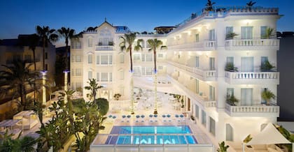 Hasta hace poco los hoteles operaban bajo la marca MIM en conjunto con el grupo Majestic. Pero, Meliá se quedó con el control