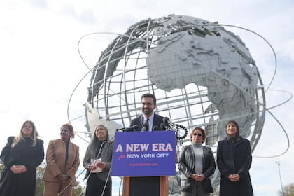 Hasta la promesa de campaña más controversial de Zohran Mamdani en Nueva York, vinculada a la gratuidad del transporte público, logró apoyo en todo el estado (AP foto/Heather Khalifa)