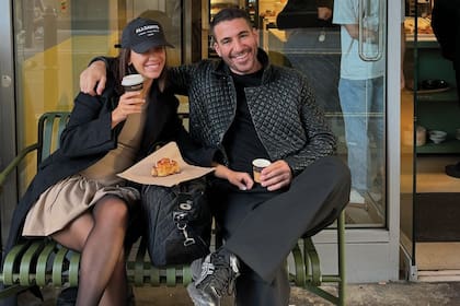 Hasta que Rebeca apareció en su vida, el año pasado, al español Miguel Ángel Silvestre le atribuían infinidad de romances, incluso con la argentina Lali Espósito. Acá, en un viaje que hicieron juntos a Gran Bretaña: “Londres a través de tus ojos”, posteó, por su parte, la empresaria.