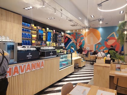 Havanna inauguró un local en el Shopping Mall Plaza Egaña en Santiago de Chile