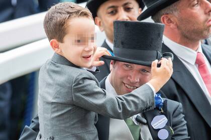 Zayed, hijo del emir, tiene una estrecha relación con el guardaespaldas de su madre.