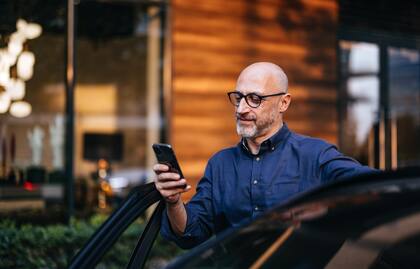 Hay al menos seis casos de difamación presentados en Estados Unidos en los últimos dos años por contenidos producidos por herramientas de IA que generan texto e imágenes