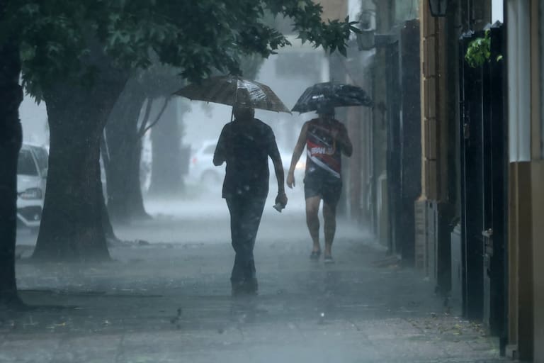 Hay alerta naranja por fuertes tormentas para la Ciudad y Buenos Aires