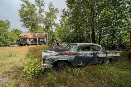Hay autos que datan de décadas anteriores a 1970, en su mayoría, de fabricación estadounidense