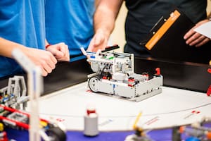 Hay cada vez más interés en el país por las competencias de robótica para estudiantes