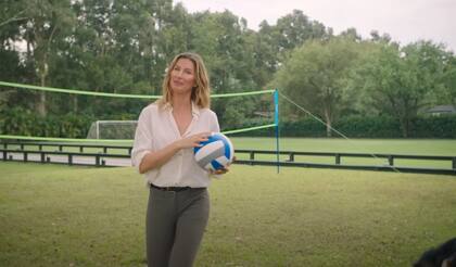 Hay cancha de fútbol, vóley y tenis en la casa de Gisele Bündchen en Florida