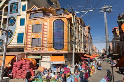 Hay cholets en las inmediaciones del Mercado de Villa Dolores, en El Alto.