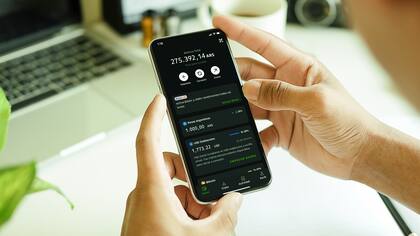 Hay ciertos plásticos de los que no se puede escapar. No se va a encontrar un teléfono móvil o una computadora que no contenga plástico (Archivo)