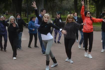 Hay clases de baile en el Parque de la Ciudad