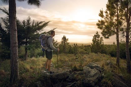 Hay diferentes actividades siempre conectadas con la naturaleza, como el trekking que lleva a cascadas, miradores y remansos, todos en el mismo predio.